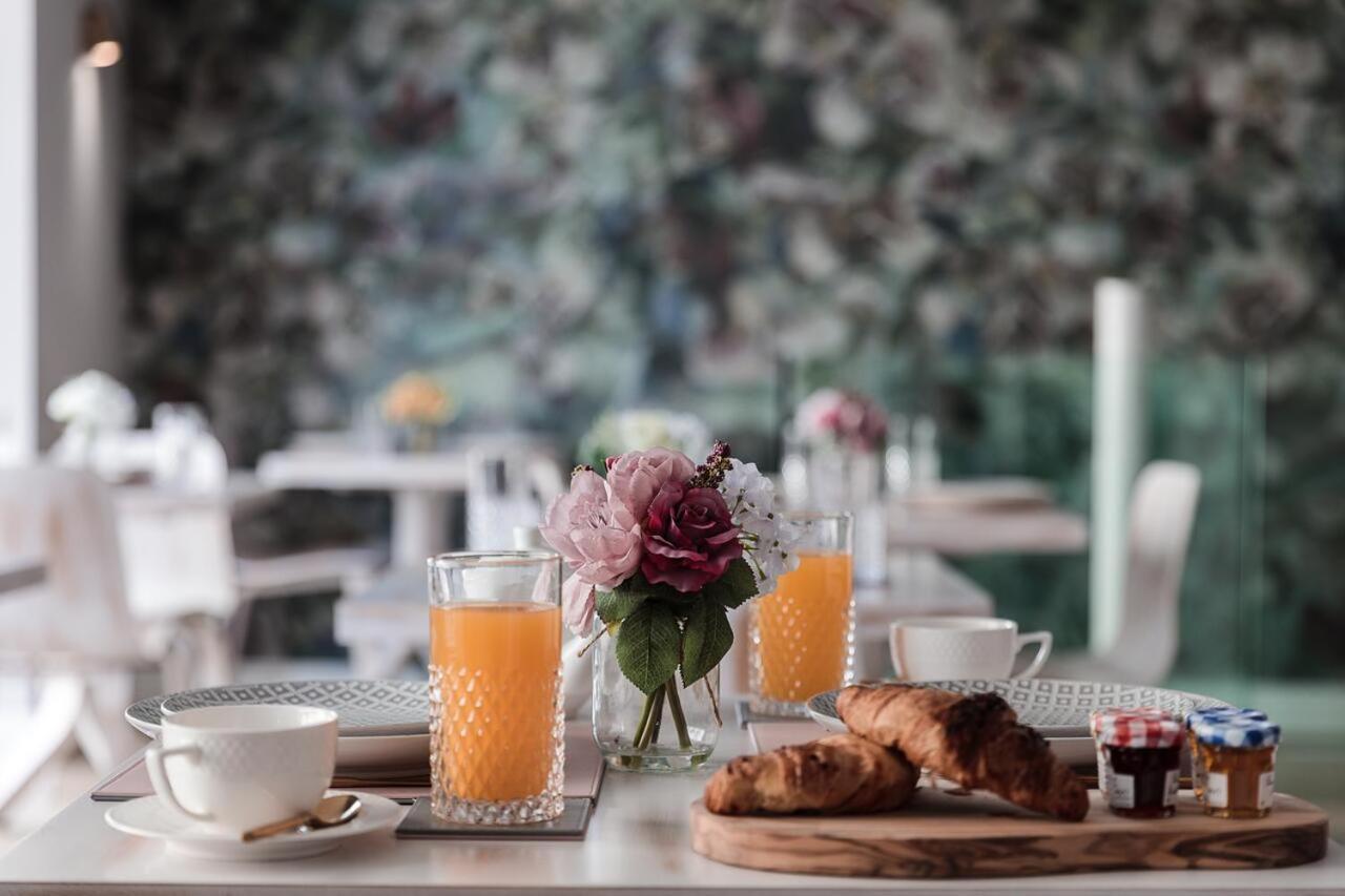 123 Mainstreet Boutique Hotel Saint Julian's Екстериор снимка